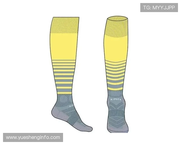 探索足球明星同款鞋子背后的故事与选择技巧，助你成为场上焦点