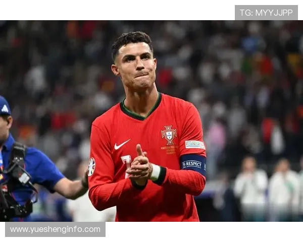 欧美成熟足球明星的代表人物及其辉煌职业生涯回顾